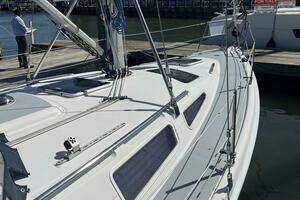 2003 Hunter 356 thumbnail 38