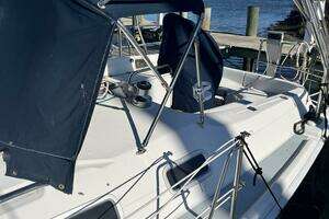 2003 Hunter 356 thumbnail 5