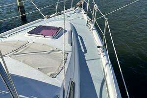 2003 Hunter 356 thumbnail 10
