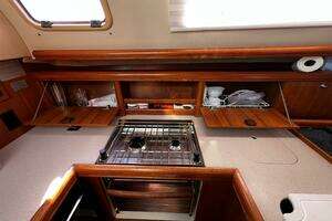 2004 Hunter 33 thumbnail 66