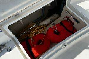 2004 Hunter 33 thumbnail 40