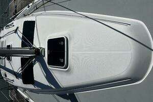 2004 Hunter 33 thumbnail 16
