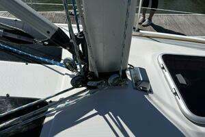 2004 Hunter 33 thumbnail 15