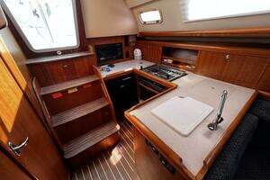 2004 Hunter 33 thumbnail 59