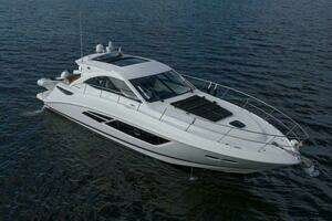 San Souci III 2015 Sea Ray 510 Sundancer Yacht For Sale in Sarasota FL