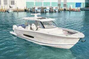  2022 Regal 38 SAV Yacht For Sale in Clearwater FL