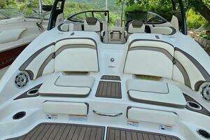 2016 Yamaha Boats 242 Limited E-Series thumbnail 7