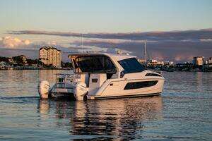 2018 Aquila 36 Power Cat thumbnail 21
