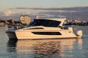 2018 Aquila 36 Power Cat thumbnail 18