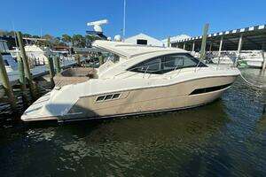 Mabe's Kid 2017 Carver C37 Coupe Diesel Yacht For Sale in Tarpon Springs FL