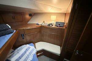 1989 Viking 44 Motor Yacht thumbnail 23