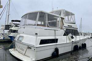 1989 Viking 44 Motor Yacht thumbnail 1