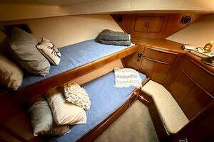 1989 Viking 44 Motor Yacht thumbnail 22