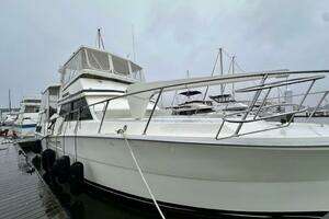 1989 Viking 44 Motor Yacht thumbnail 5