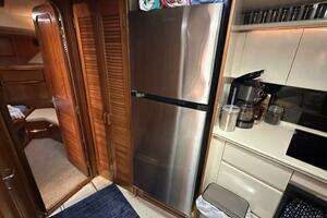 1989 Viking 44 Motor Yacht thumbnail 21