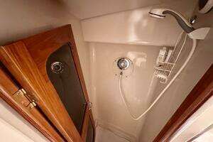1989 Viking 44 Motor Yacht thumbnail 25