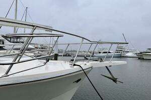 1989 Viking 44 Motor Yacht thumbnail 4