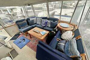 1989 Viking 44 Motor Yacht thumbnail 8