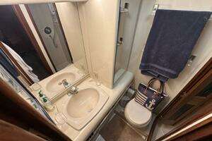 1989 Viking 44 Motor Yacht thumbnail 32
