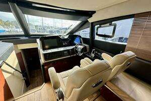 2017 Sea Ray L590 thumbnail 22