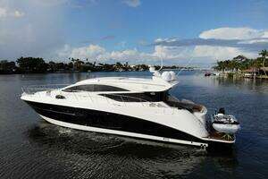 2017 Sea Ray L590 thumbnail 2