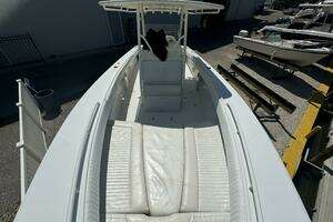 2006 Jupiter 31 CC Forward Seating thumbnail 35