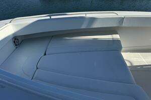2006 Jupiter 31 CC Forward Seating thumbnail 31