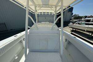 2006 Jupiter 31 CC Forward Seating thumbnail 37