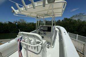 2006 Jupiter 31 CC Forward Seating thumbnail 19