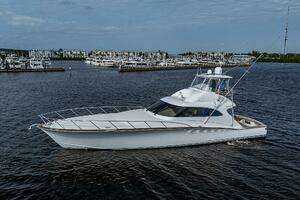 2017 F&S Cusotm Express Sportfish thumbnail 6