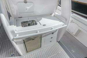 Bravo Alpha 2022 Intrepid Nomad 375 SE Yacht For Sale in FORT LAUDERDALE FL