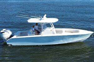 2015 Jupiter 30 FS thumbnail 3