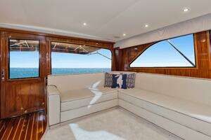 2001 Viking 65 Enclosed Bridge thumbnail 5