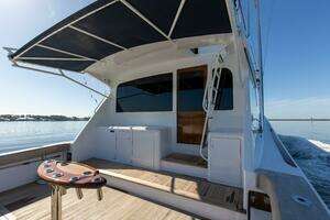 2001 Viking 65 Enclosed Bridge thumbnail 4