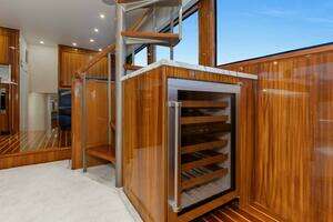 2001 Viking 65 Enclosed Bridge thumbnail 11