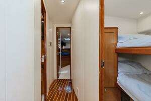 2001 Viking 65 Enclosed Bridge thumbnail 15