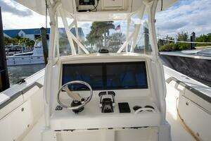 2015 Yellowfin 39 Offshore thumbnail 15