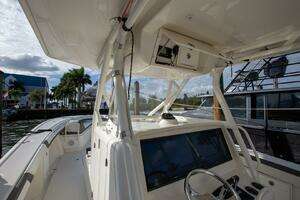 2015 Yellowfin 39 Offshore thumbnail 14