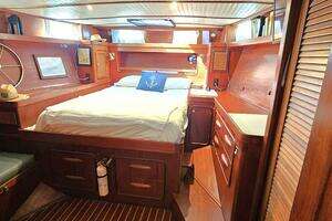 1980 Gulfstar Sailmaster thumbnail 9