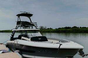 2024 Boston Whaler 420 Outrage thumbnail 3
