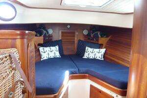 1998 Hinckley 36 Classic thumbnail 21