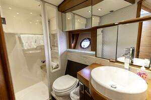 2015 Tiara Yachts 44 Coupe thumbnail 14