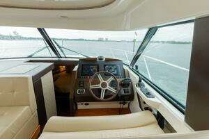 2015 Tiara Yachts 44 Coupe thumbnail 10