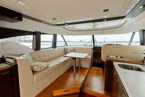 2015 Tiara Yachts 44 Coupe thumbnail 5