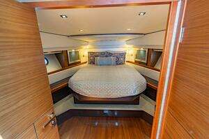 2015 Tiara Yachts 44 Coupe thumbnail 11