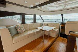 2015 Tiara Yachts 44 Coupe thumbnail 9