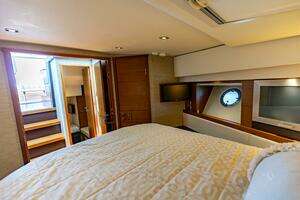 2015 Tiara Yachts 44 Coupe thumbnail 13