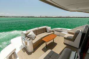 2015 Tiara Yachts 44 Coupe thumbnail 20