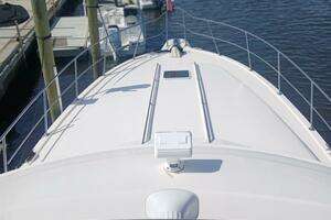 1997 Sea Ray 550 Sedan Bridge thumbnail 10