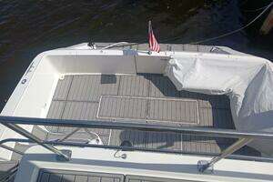 1997 Sea Ray 550 Sedan Bridge thumbnail 5